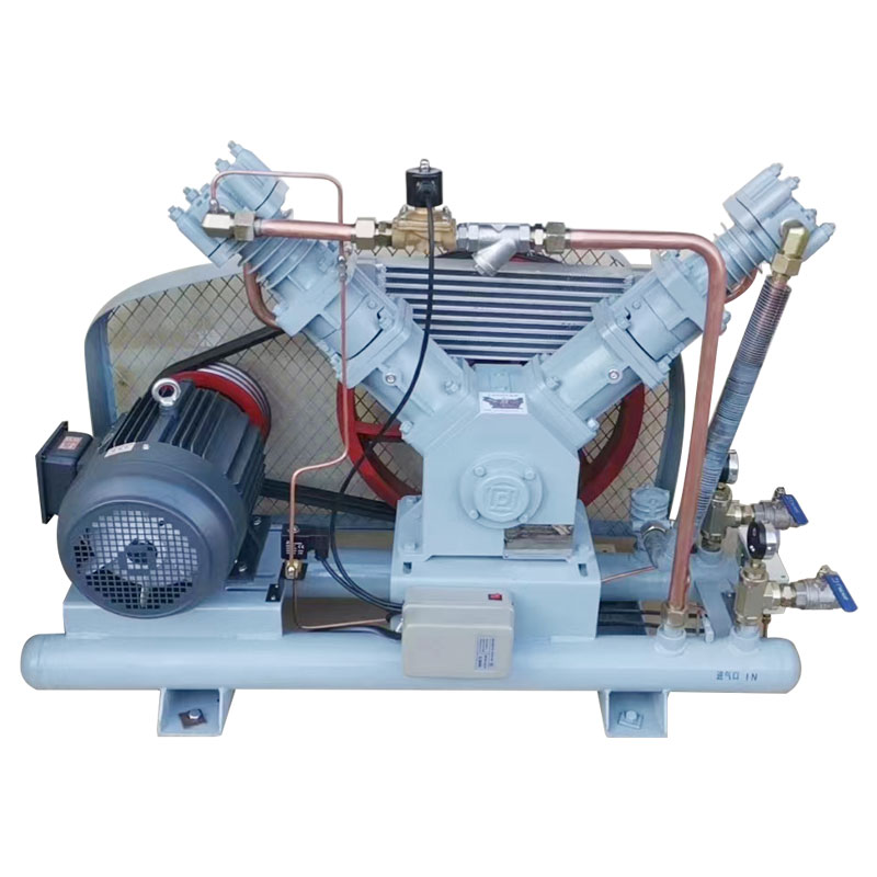 High-pressure oxygen booster compressors for high-pressure oxygen chambers